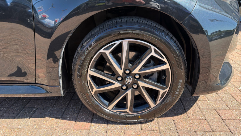 Toyota Yaris 1.5 Hybrid Design 5dr CVT Hybrid Hatchback